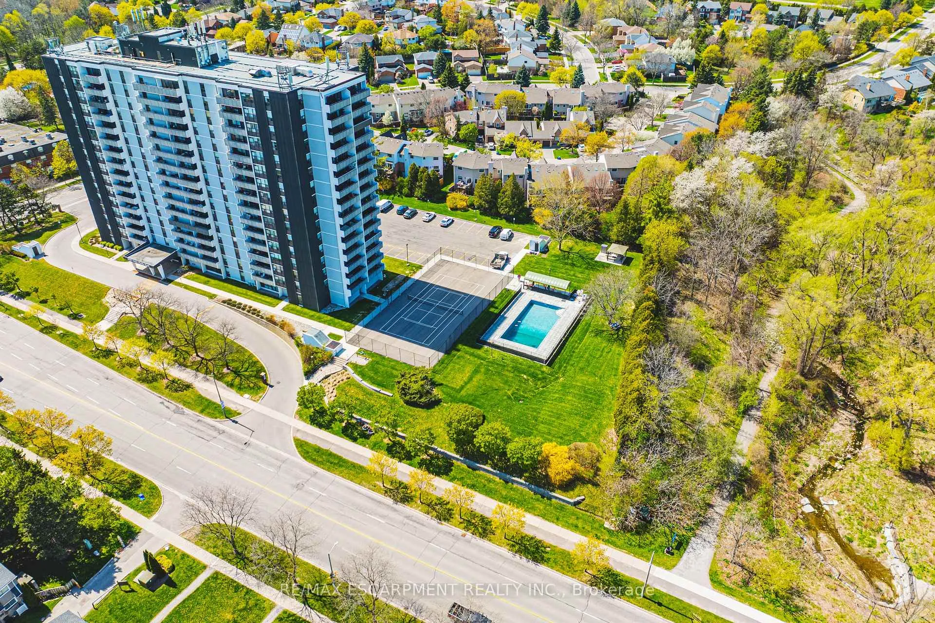 Photo 33 of Unit 901, 2055 Upper Middle Road, Burlington, Brant Hills — HOMEH