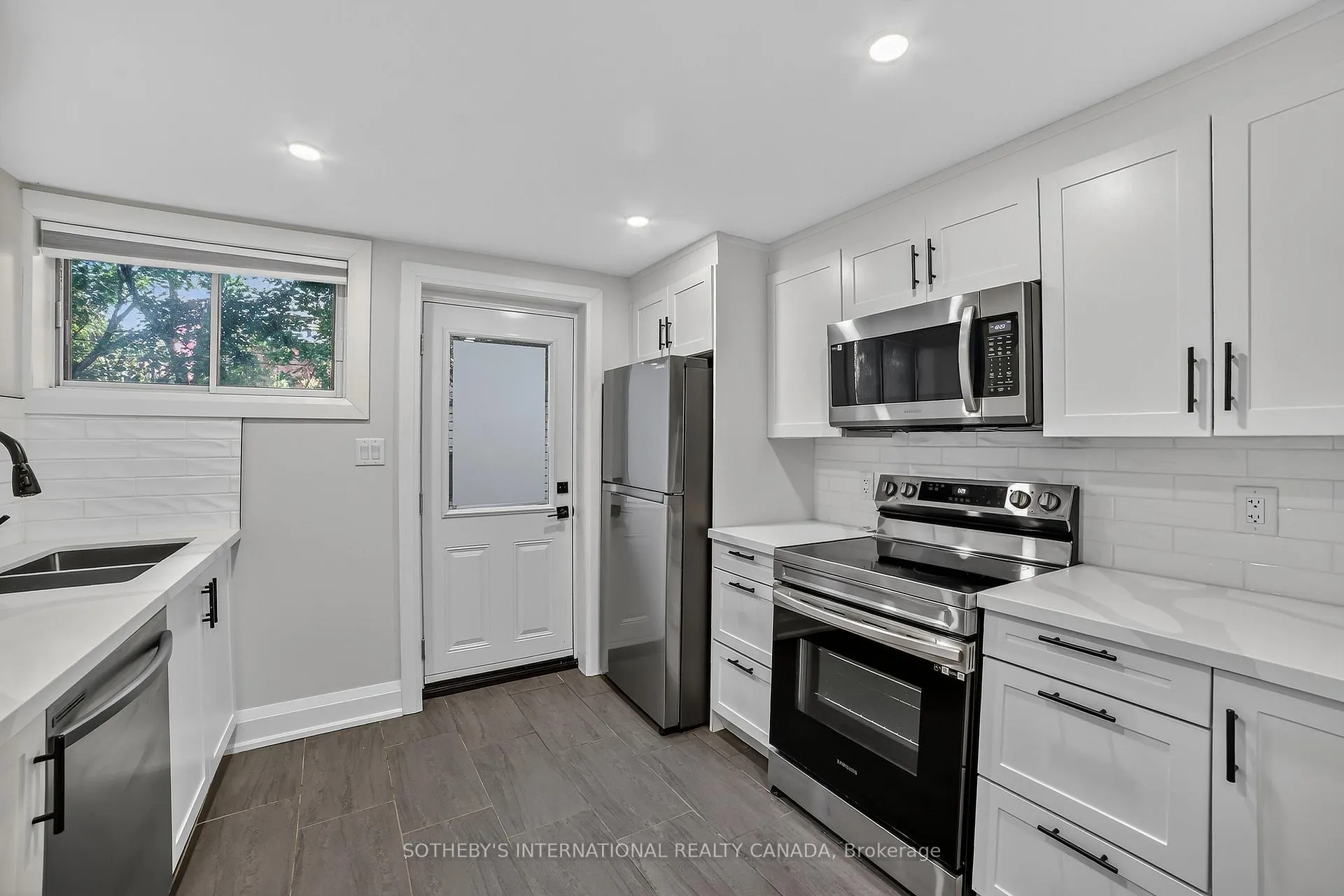 Photo 12 of 97 Garfield Avenue S, Hamilton, Stipley — HOMEH