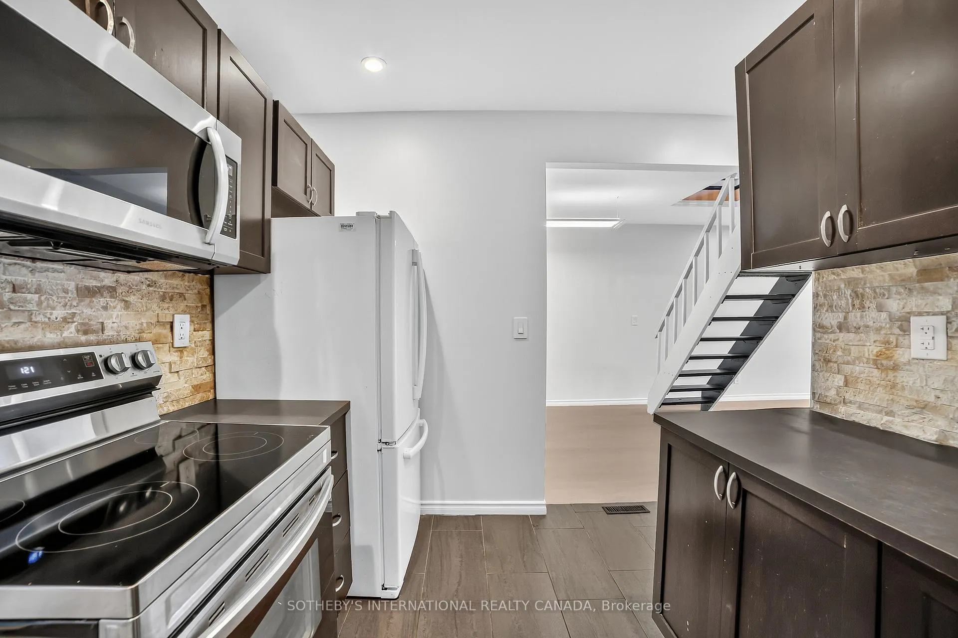 Photo 17 of 97 Garfield Avenue S, Hamilton, Stipley — HOMEH