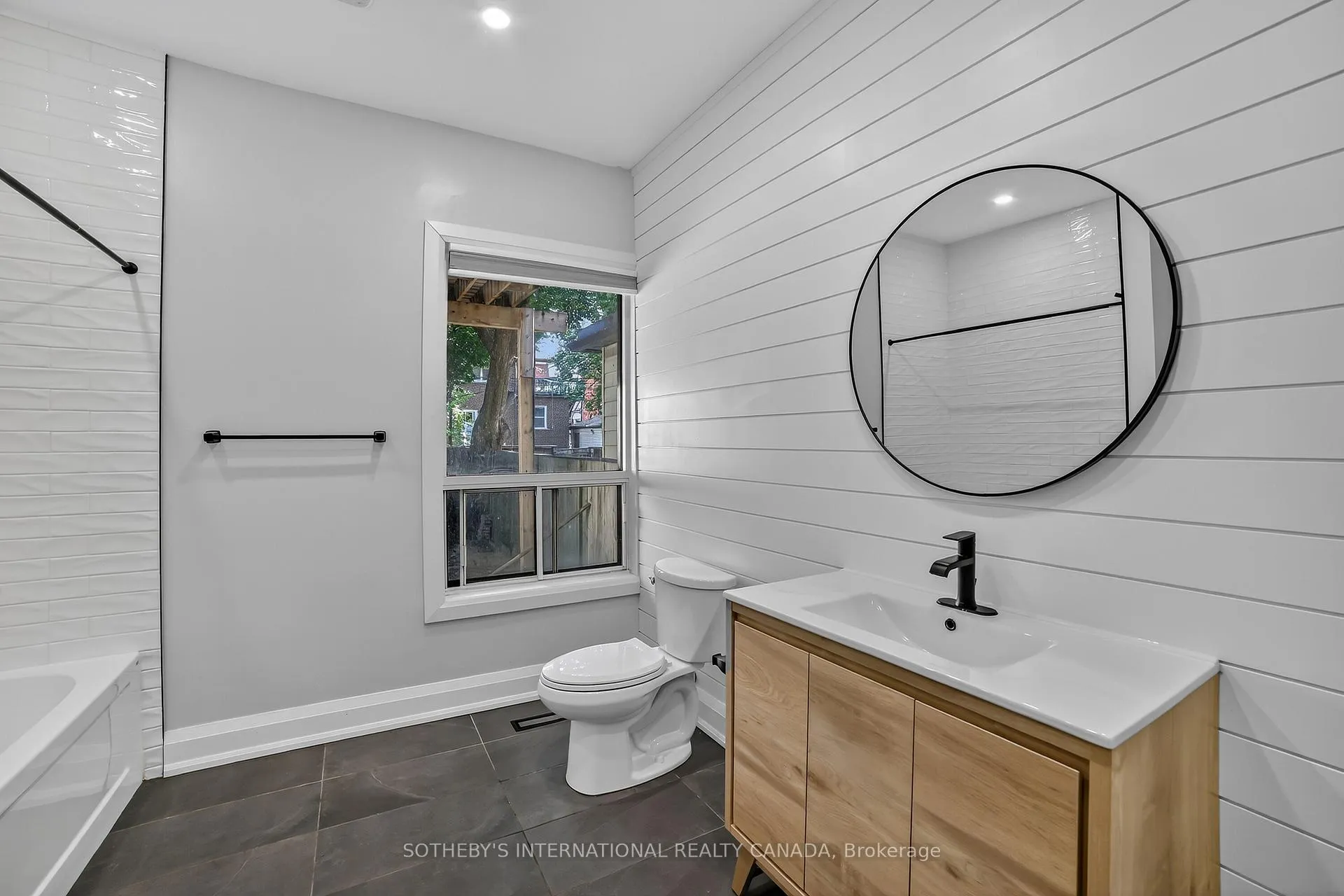 Photo 19 of 97 Garfield Avenue S, Hamilton, Stipley — HOMEH