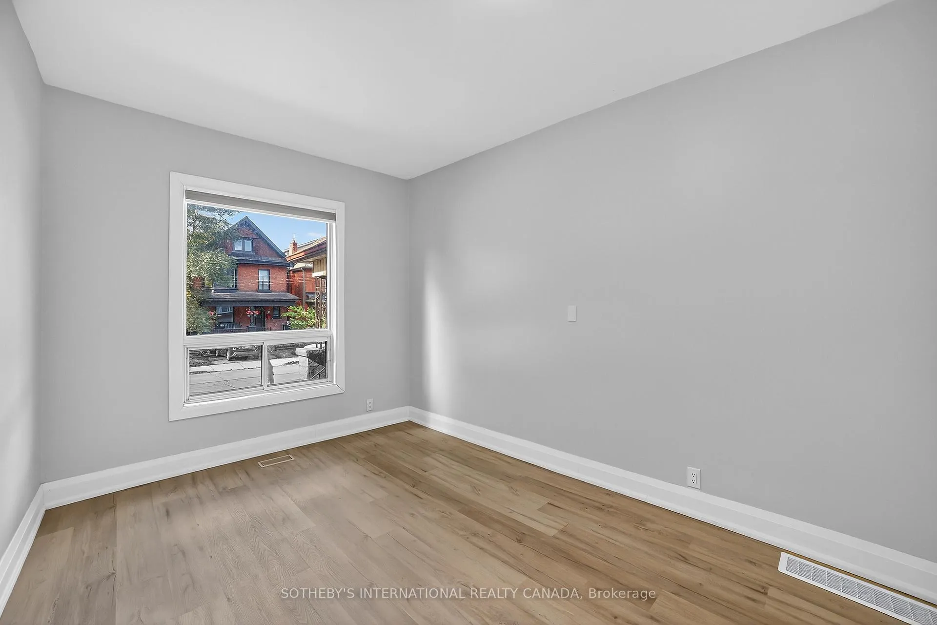 Photo 31 of 97 Garfield Avenue S, Hamilton, Stipley — HOMEH