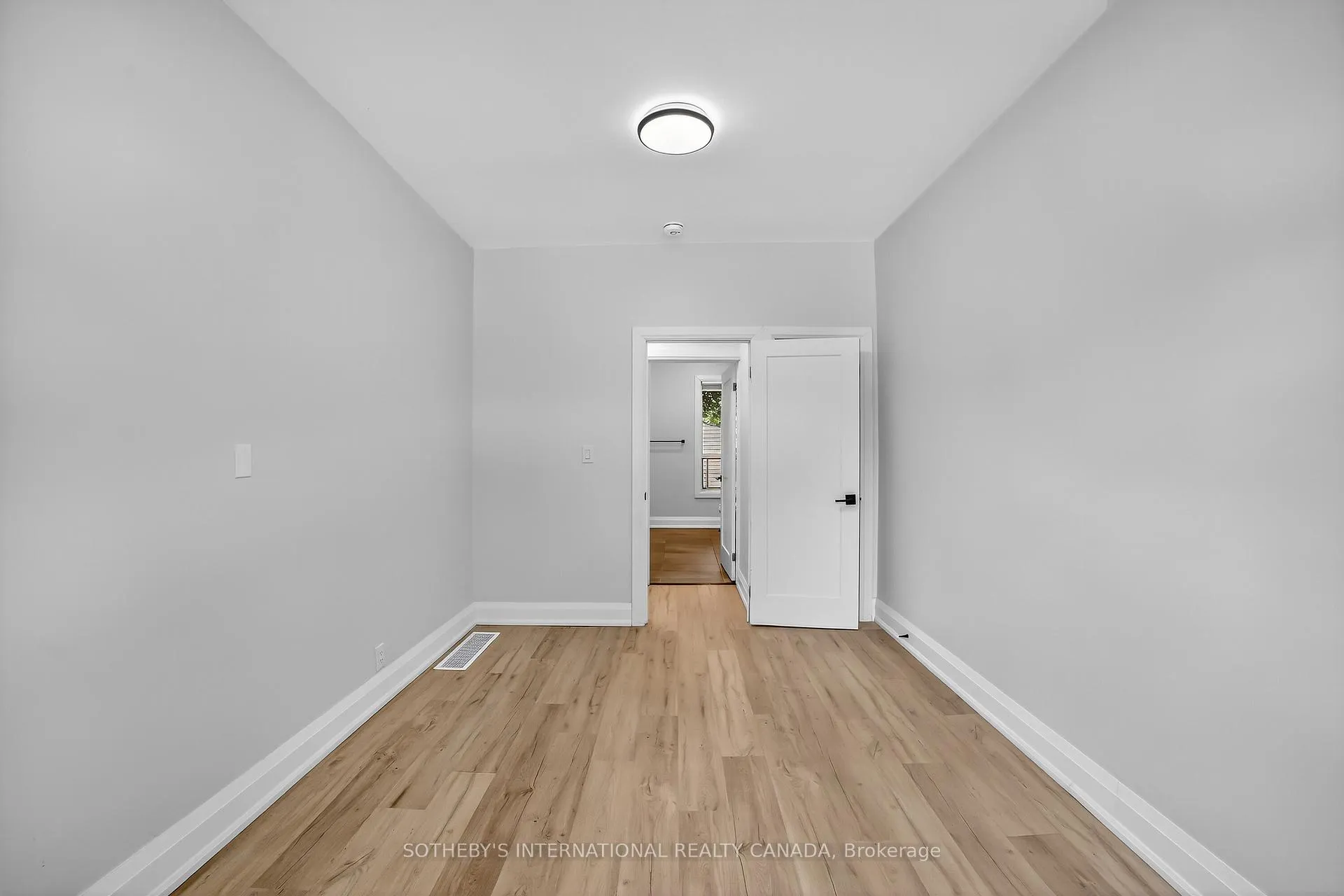 Photo 32 of 97 Garfield Avenue S, Hamilton, Stipley — HOMEH