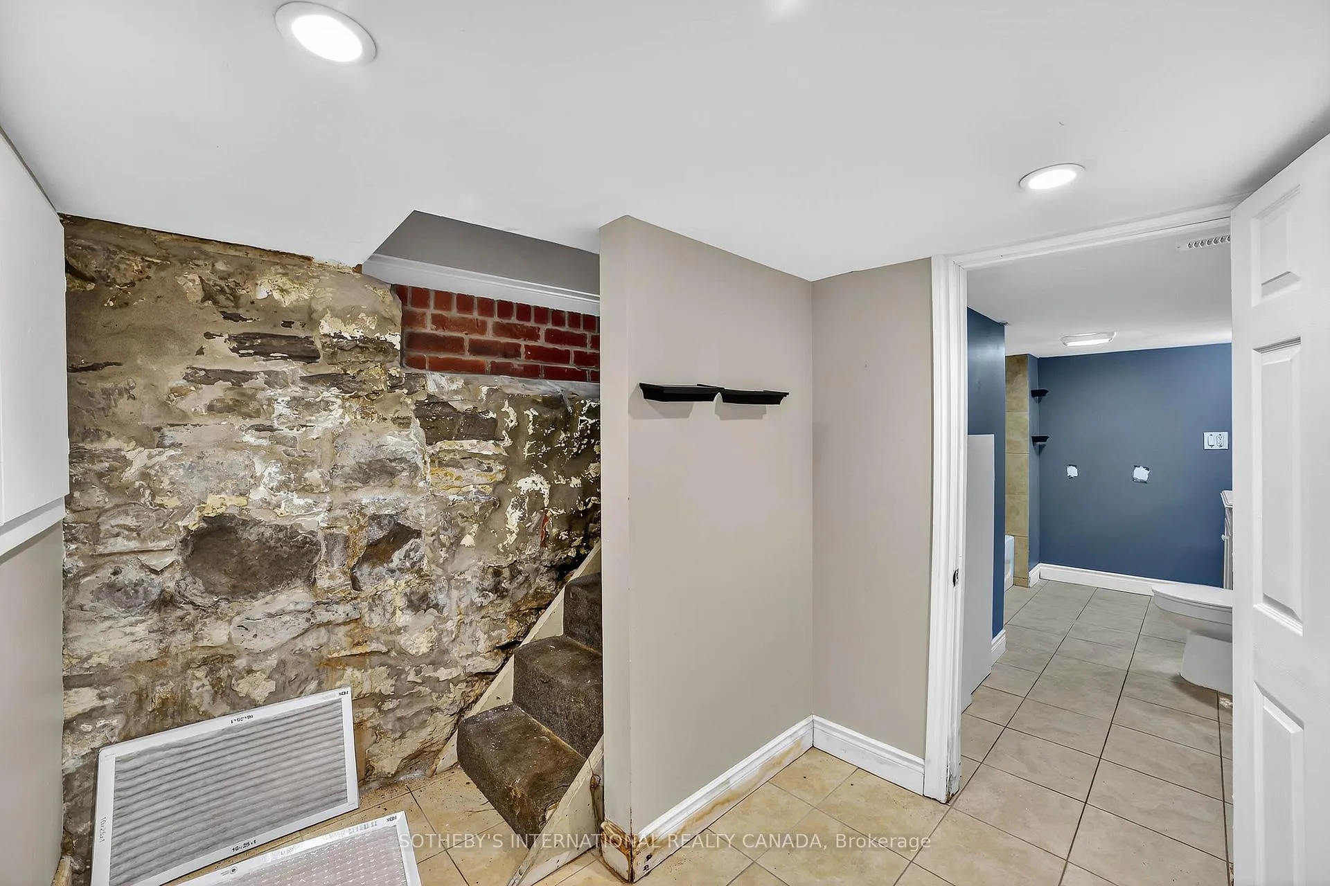 Photo 34 of 97 Garfield Avenue S, Hamilton, Stipley — HOMEH