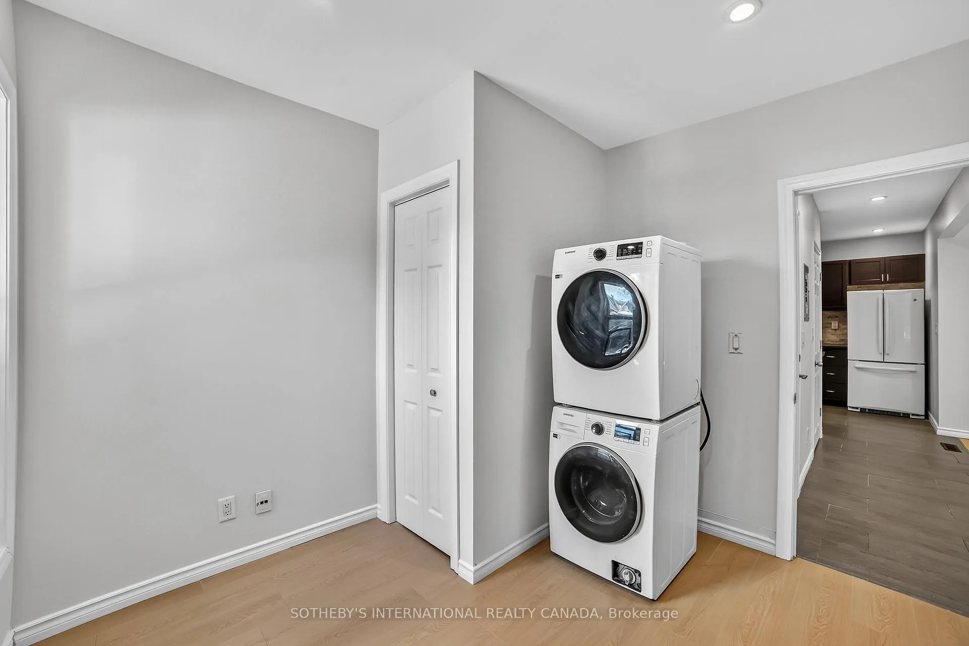 Photo 36 of 97 Garfield Avenue S, Hamilton, Stipley — HOMEH