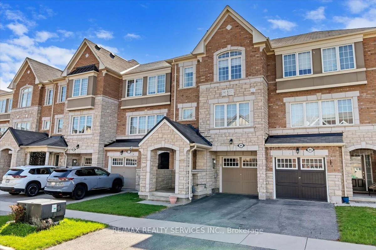 Photo 2 of 84 Bannister Crescent, Brampton, Northwest Brampton — HOMEH