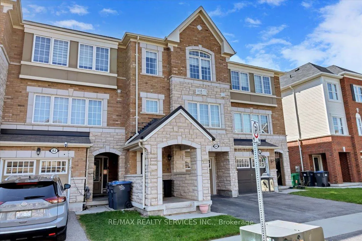 Photo 3 of 84 Bannister Crescent, Brampton, Northwest Brampton — HOMEH