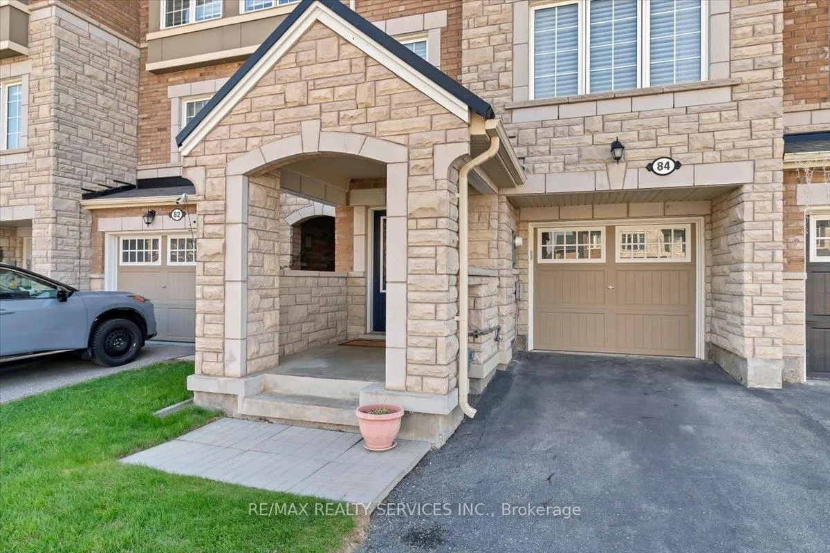Photo 5 of 84 Bannister Crescent, Brampton, Northwest Brampton — HOMEH