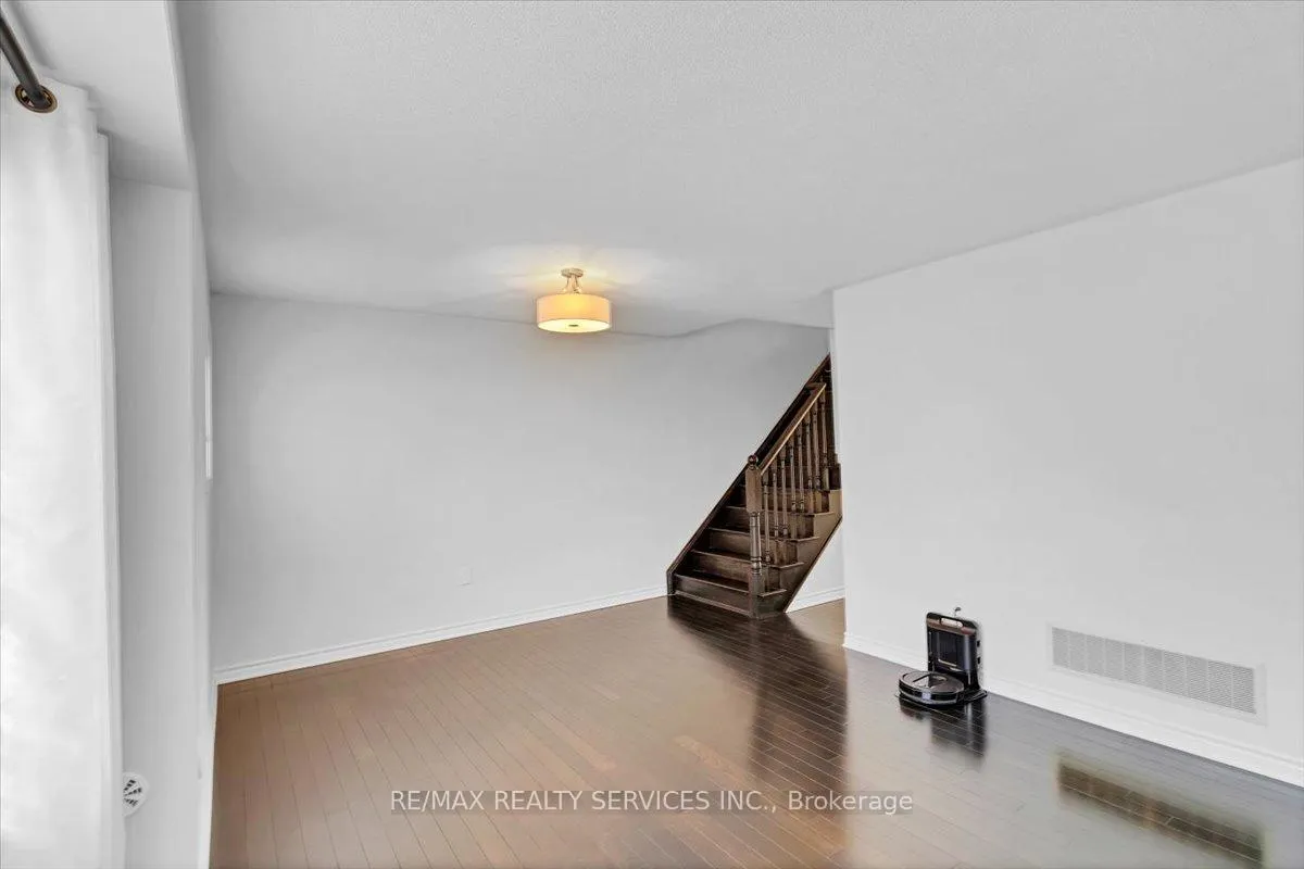 Photo 21 of 84 Bannister Crescent, Brampton, Northwest Brampton — HOMEH