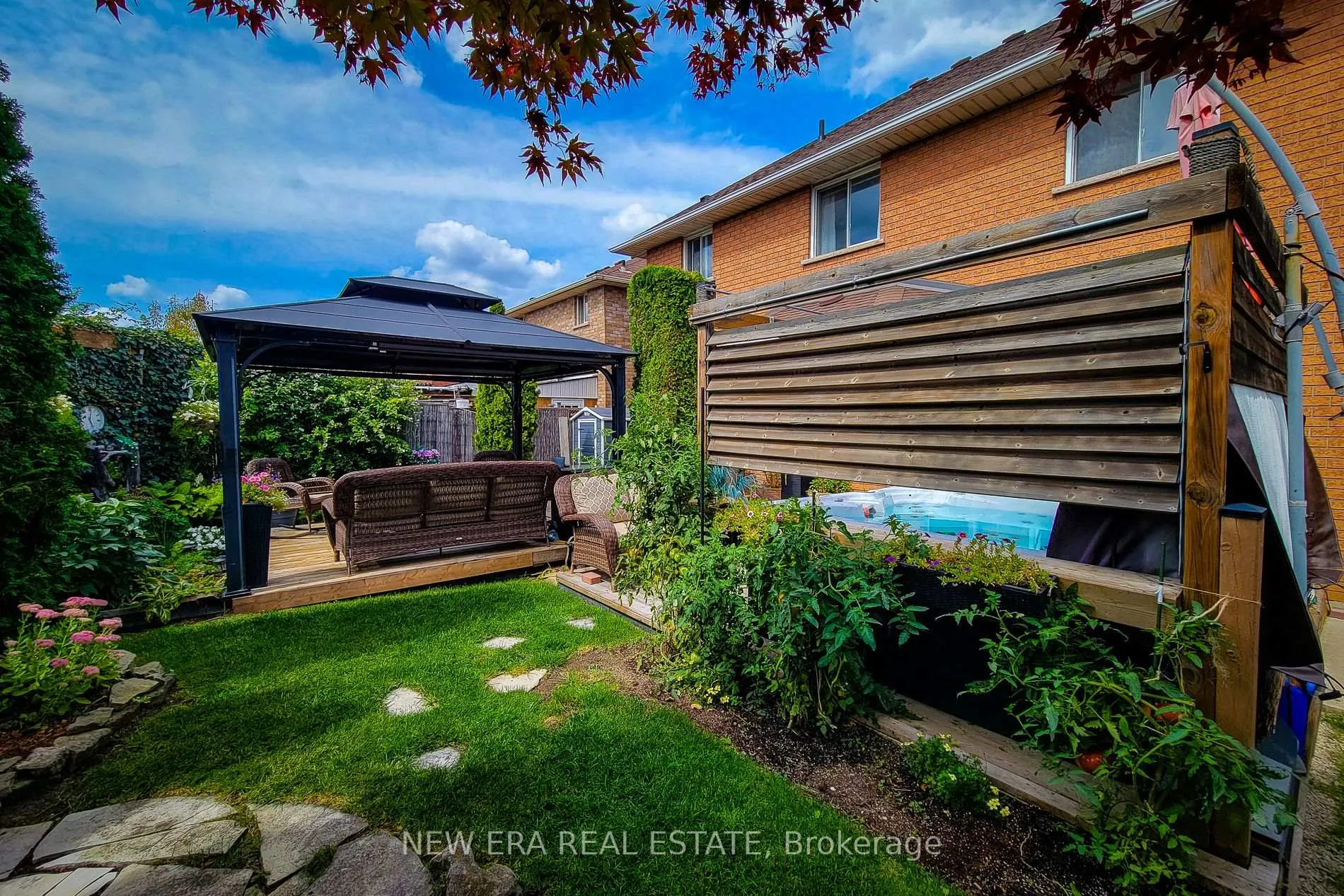 Photo 5 of 146 Locheed Drive, Hamilton, Lisgar — HOMEH