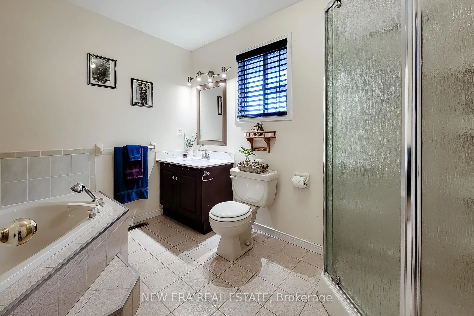 Photo 37 of 146 Locheed Drive, Hamilton, Lisgar — HOMEH