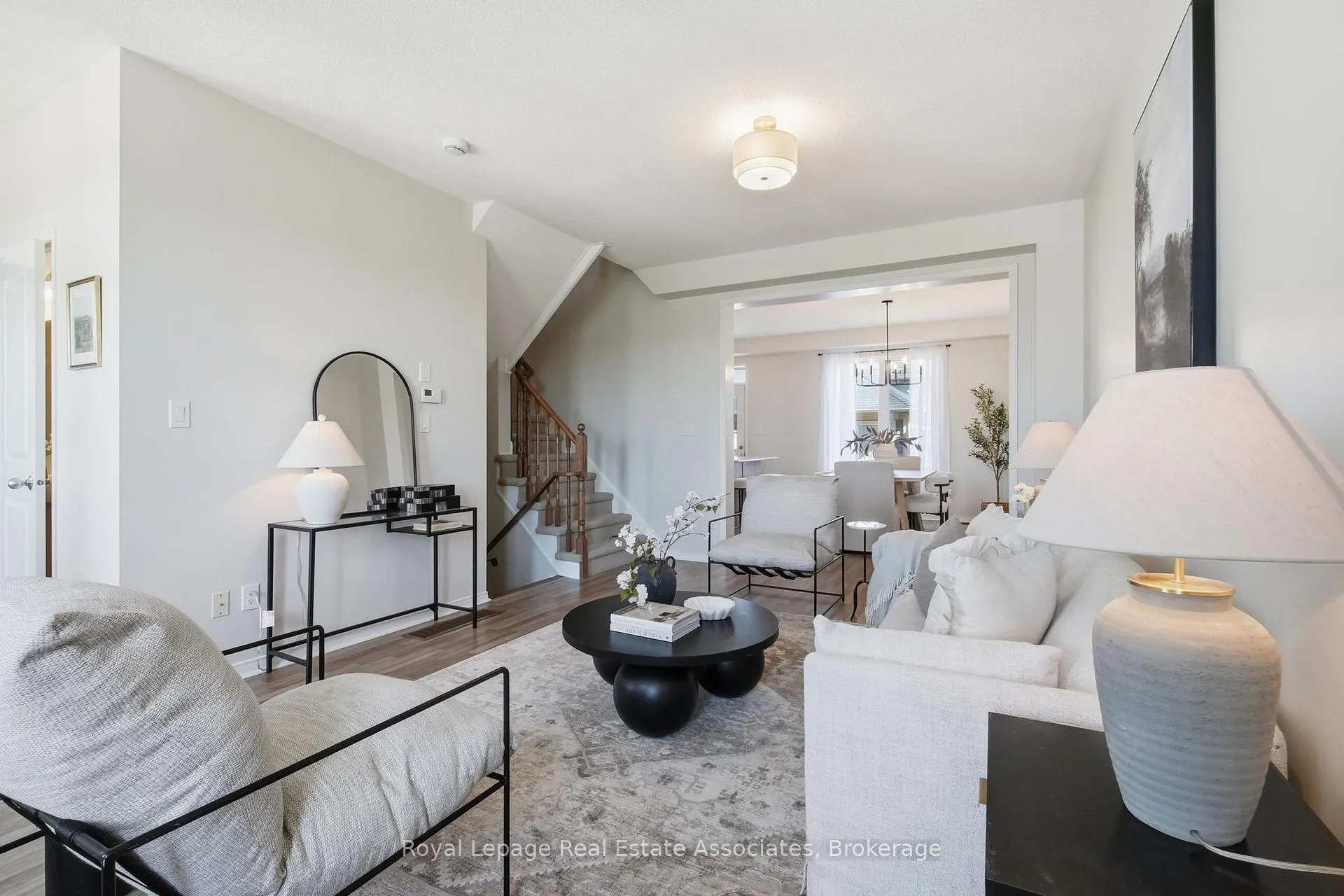 Photo 7 of 228 Brookhill Boulevard, Clarington, Bowmanville — HOMEH