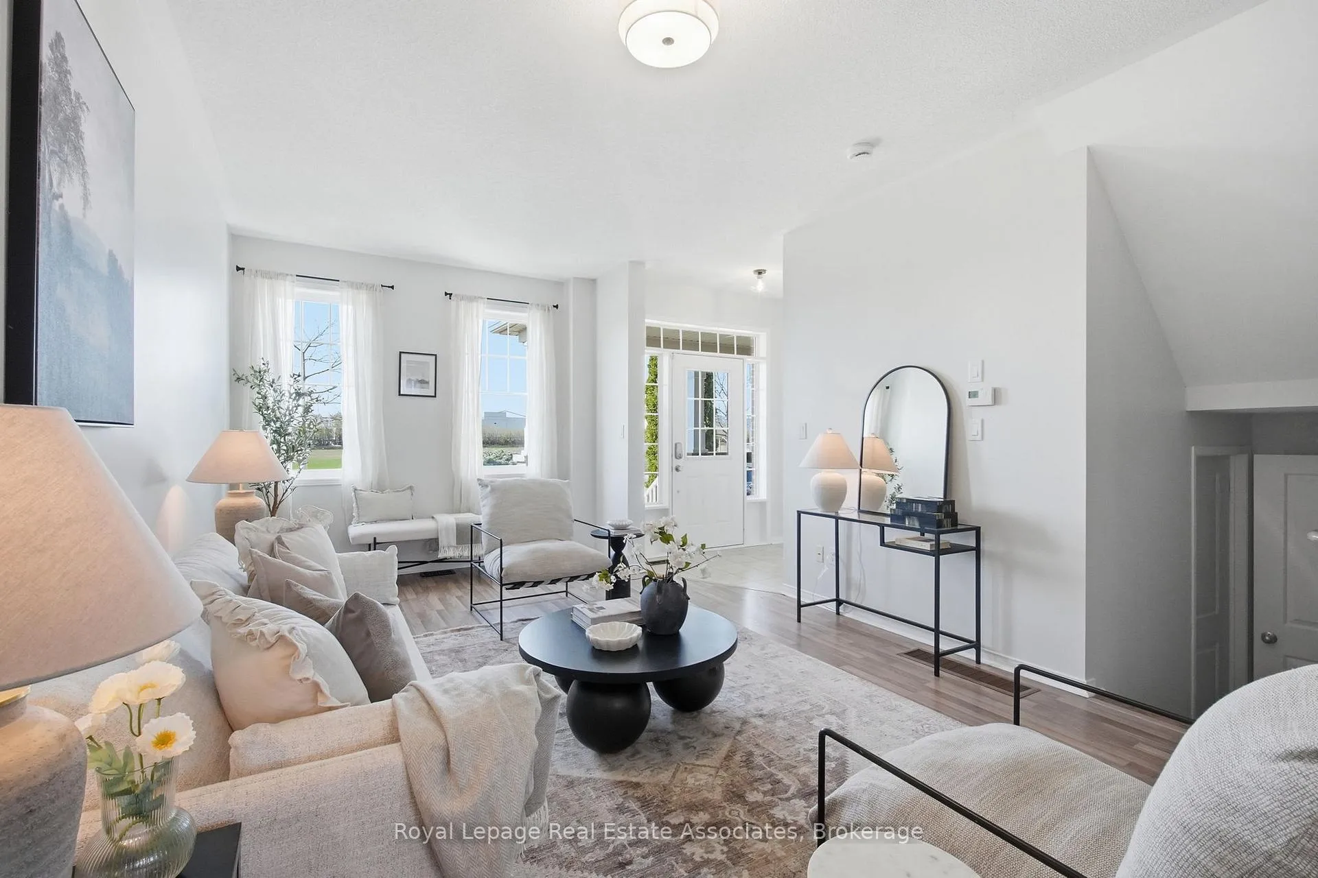 Photo 9 of 228 Brookhill Boulevard, Clarington, Bowmanville — HOMEH