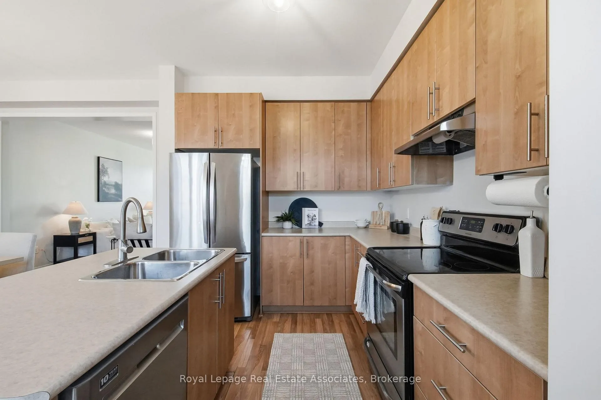 Photo 13 of 228 Brookhill Boulevard, Clarington, Bowmanville — HOMEH
