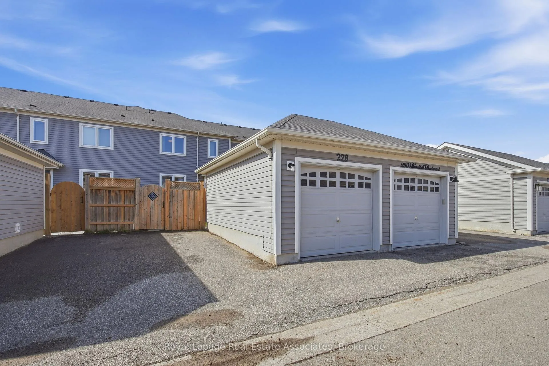 Photo 34 of 228 Brookhill Boulevard, Clarington, Bowmanville — HOMEH