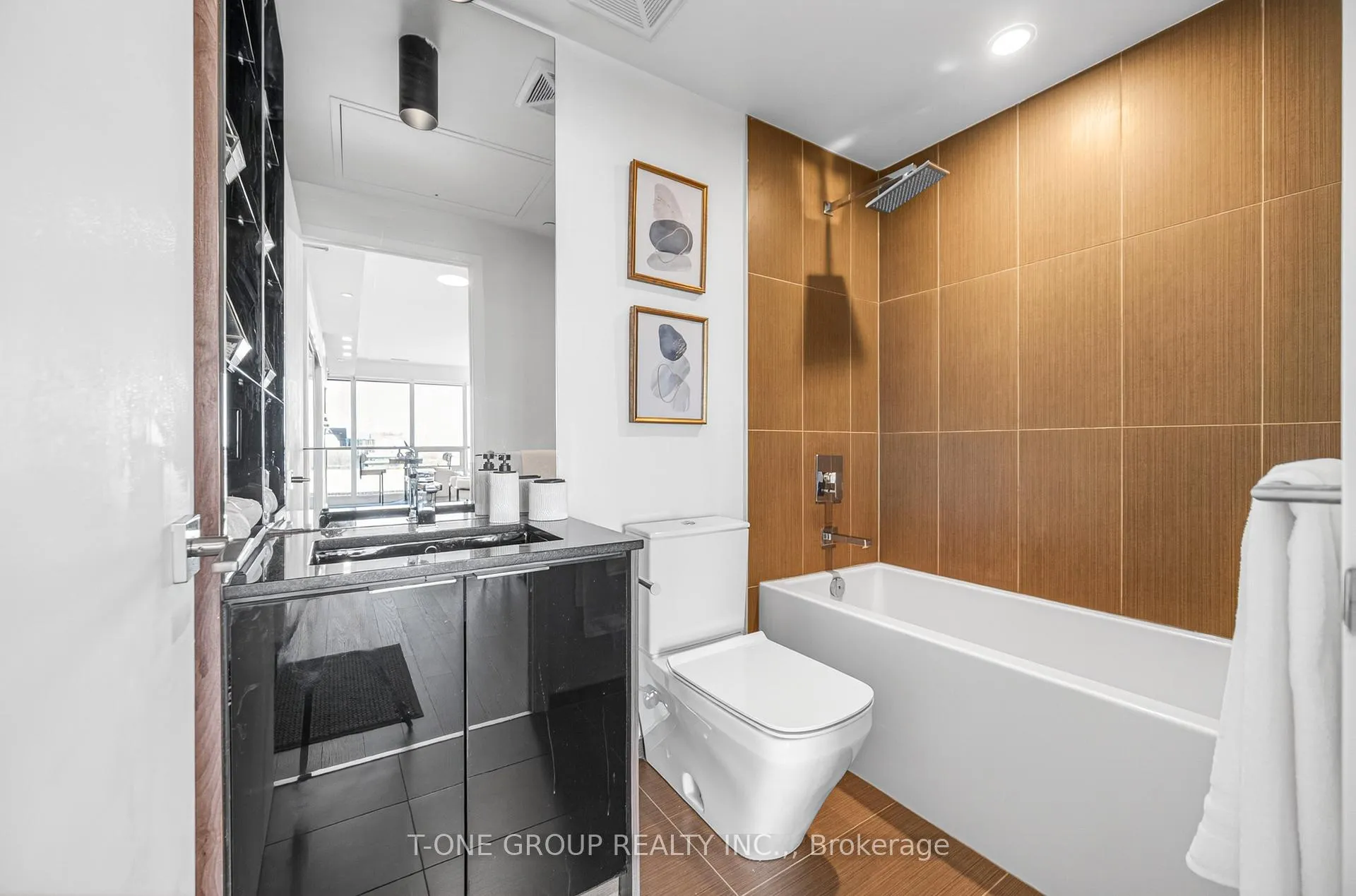 Photo 9 of Unit 4903, 70 Temperance Street, Toronto, Bay Street Corridor — HOMEH