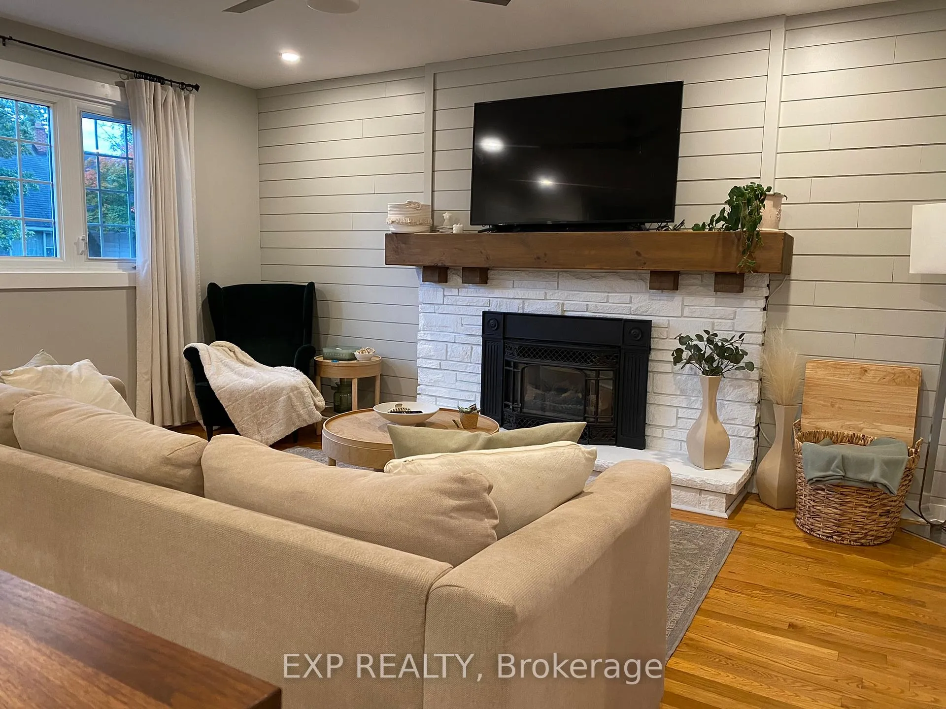 Photo 3 of 1237 Vancouver Avenue, Ottawa, Ellwood — HOMEH
