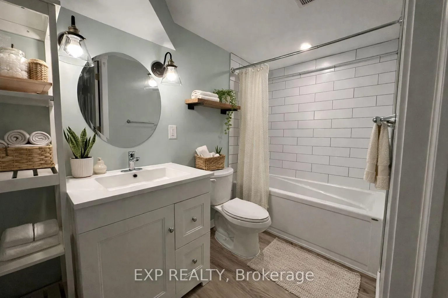 Photo 14 of 1237 Vancouver Avenue, Ottawa, Ellwood — HOMEH