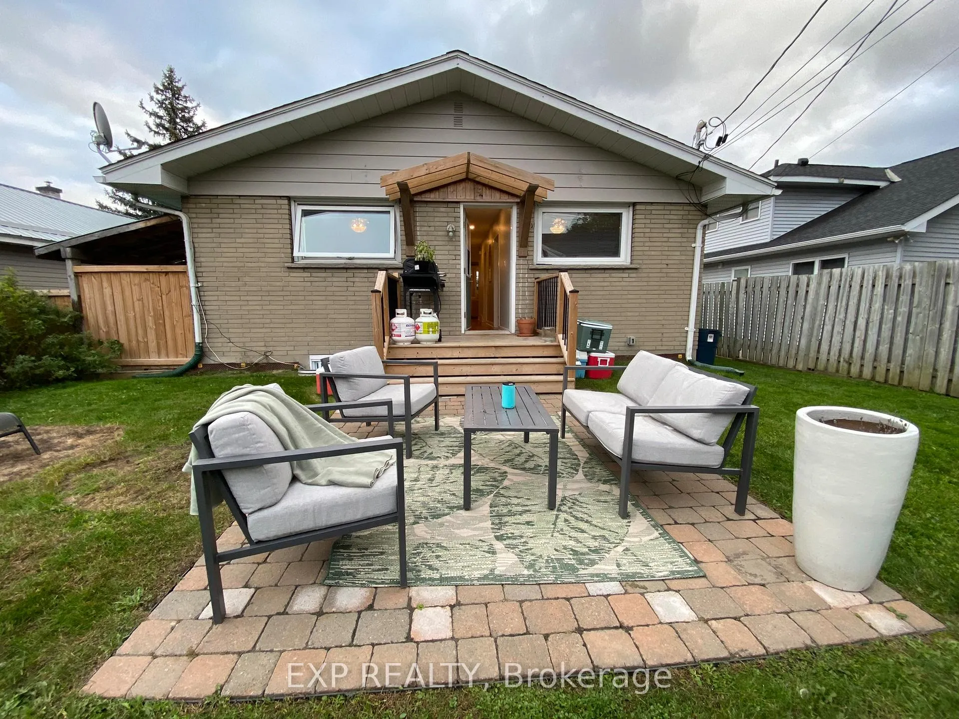 Photo 17 of 1237 Vancouver Avenue, Ottawa, Ellwood — HOMEH