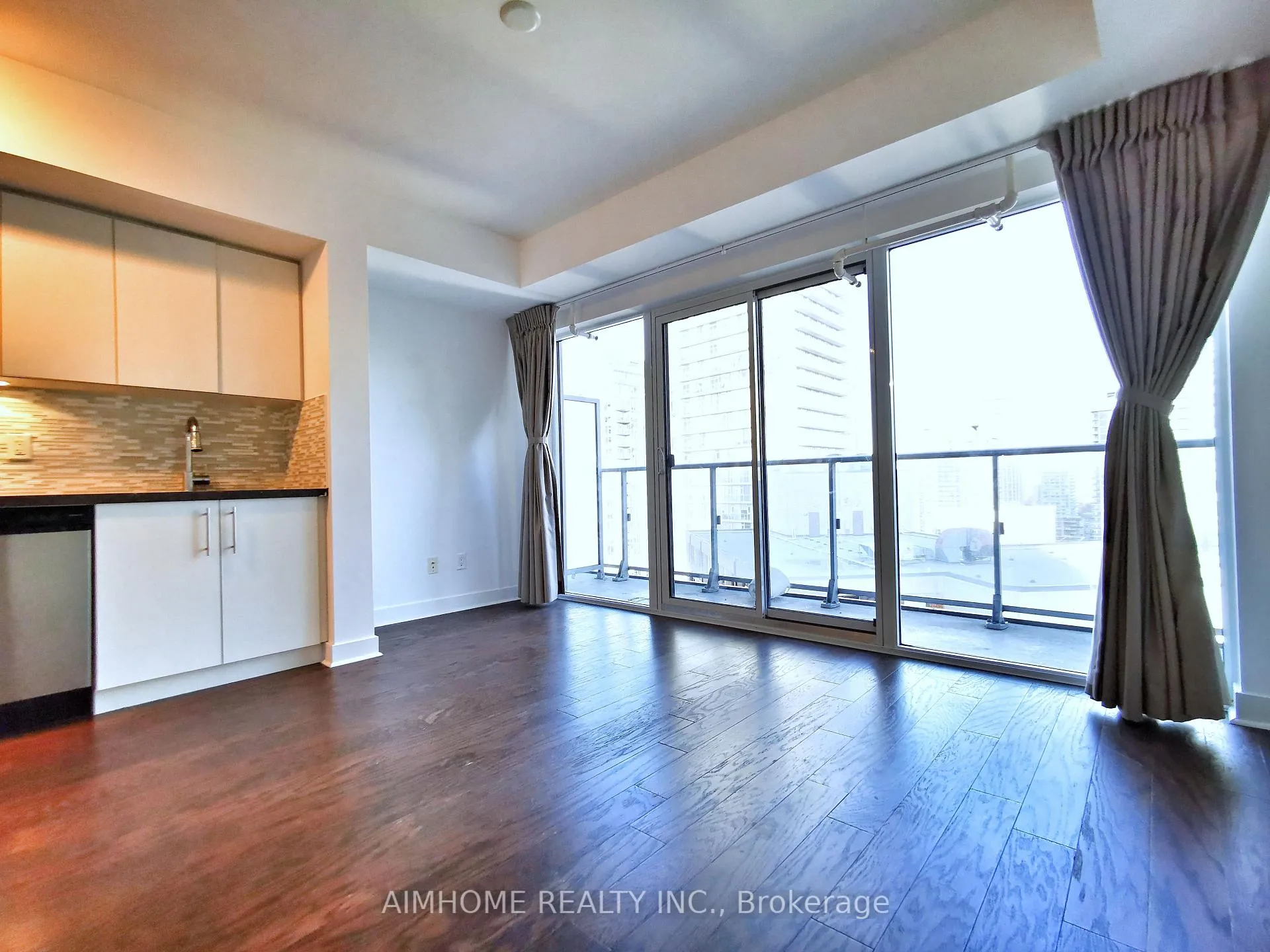 Photo 3 of Unit 2006, 58 Orchard View Boulevard, Toronto, Yonge-Eglinton — HOMEH