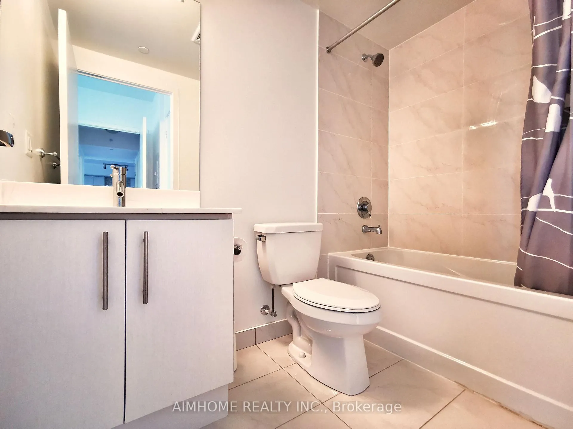 Photo 8 of Unit 2006, 58 Orchard View Boulevard, Toronto, Yonge-Eglinton — HOMEH
