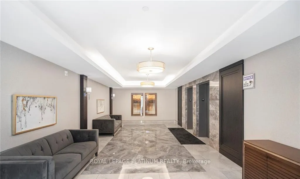 Photo 3 of Unit 233, 125 Shoreview Place, Hamilton, Lakeshore — HOMEH