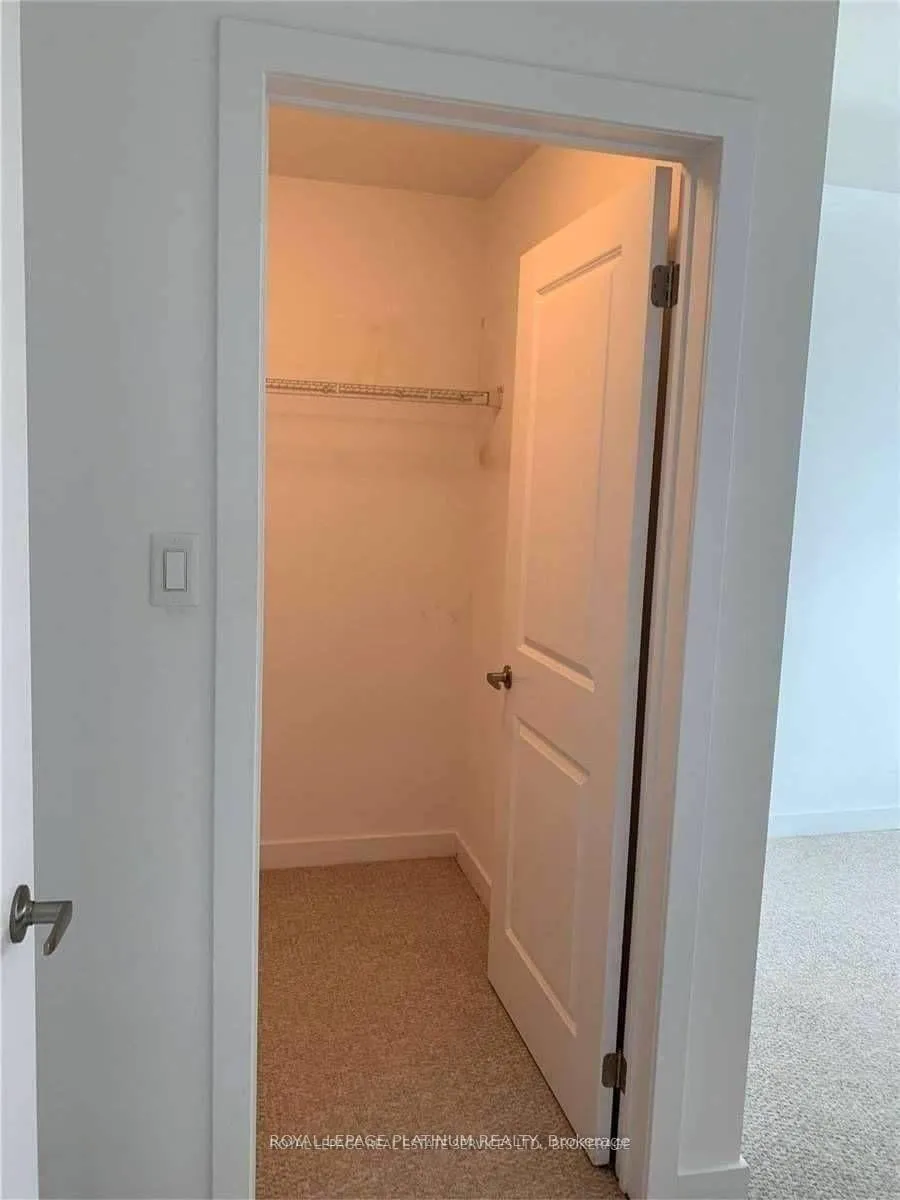Photo 10 of Unit 233, 125 Shoreview Place, Hamilton, Lakeshore — HOMEH