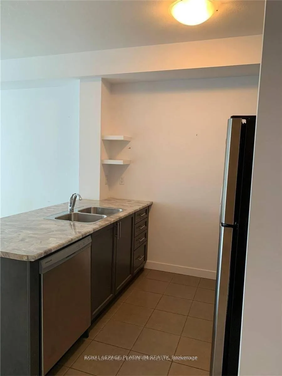 Photo 13 of Unit 233, 125 Shoreview Place, Hamilton, Lakeshore — HOMEH