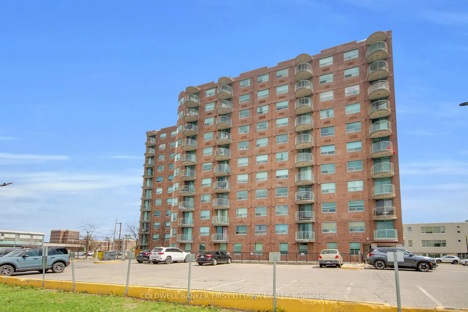 Photo 2 of Unit 811, 1440 Heron Road, Ottawa, Heron Gate — HOMEH