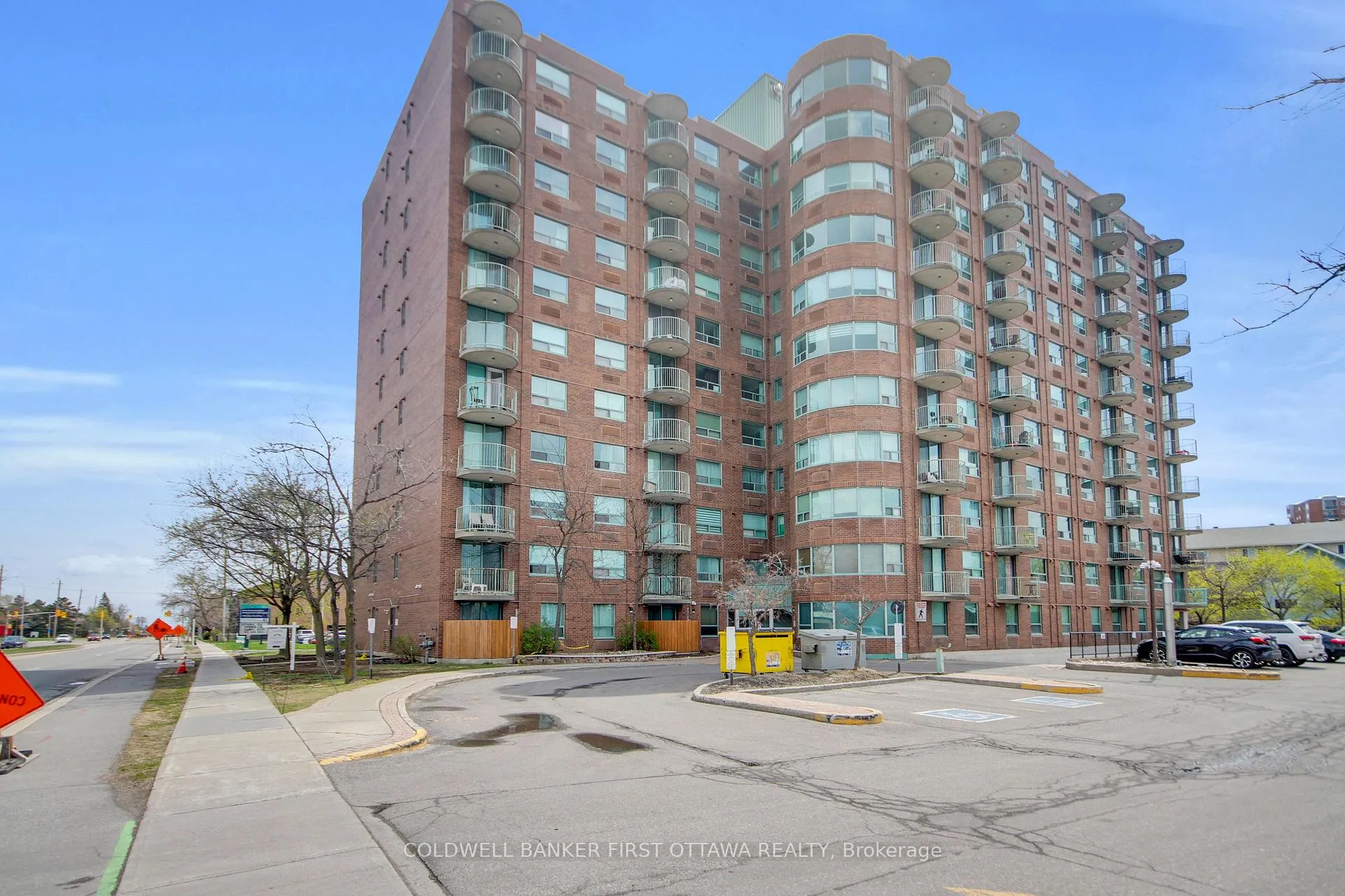 Photo of Unit 811, 1440 Heron Road