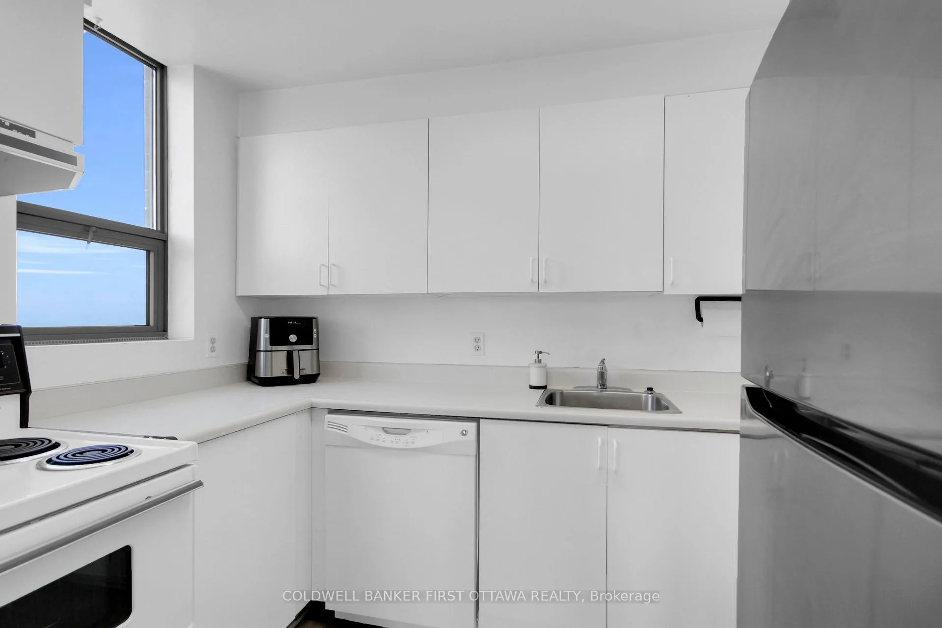Photo 21 of Unit 811, 1440 Heron Road, Ottawa, Heron Gate — HOMEH