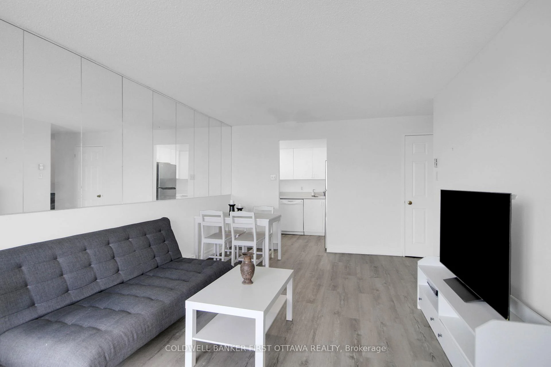 Photo 14 of Unit 811, 1440 Heron Road, Ottawa, Heron Gate — HOMEH