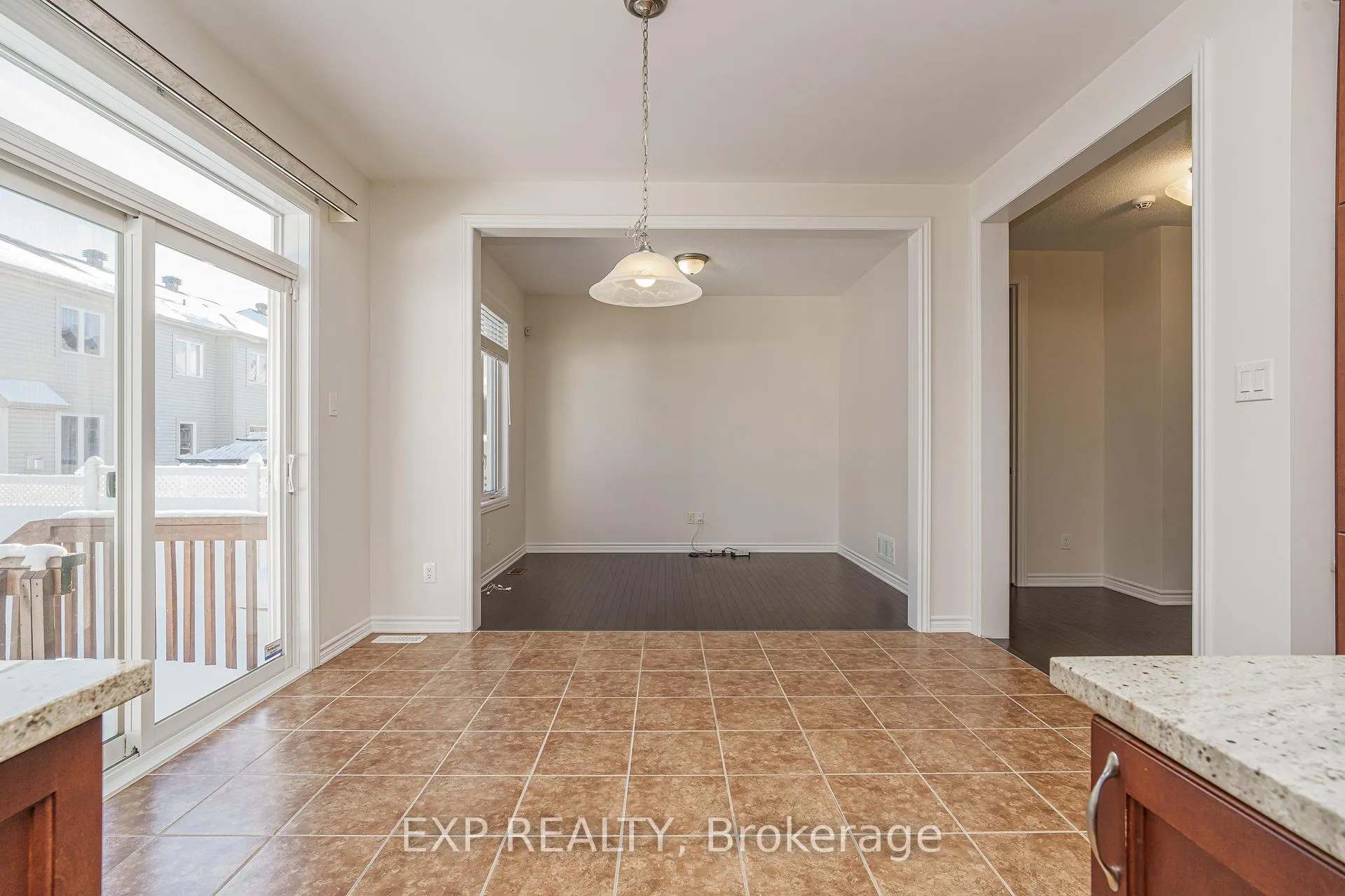Photo 11 of 215 Rivertree Street, Ottawa, Kanata - Emerald Meadows/Trailwest — HOMEH