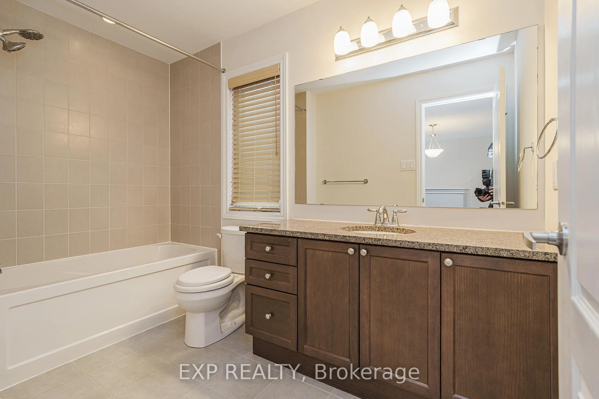 Photo 23 of 215 Rivertree Street, Ottawa, Kanata - Emerald Meadows/Trailwest — HOMEH