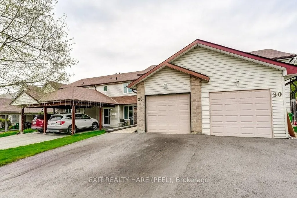 Photo 3 of 28 Sparklett Crescent, Brampton, Heart Lake East — HOMEH