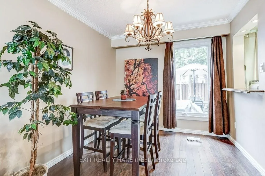 Photo 12 of 28 Sparklett Crescent, Brampton, Heart Lake East — HOMEH