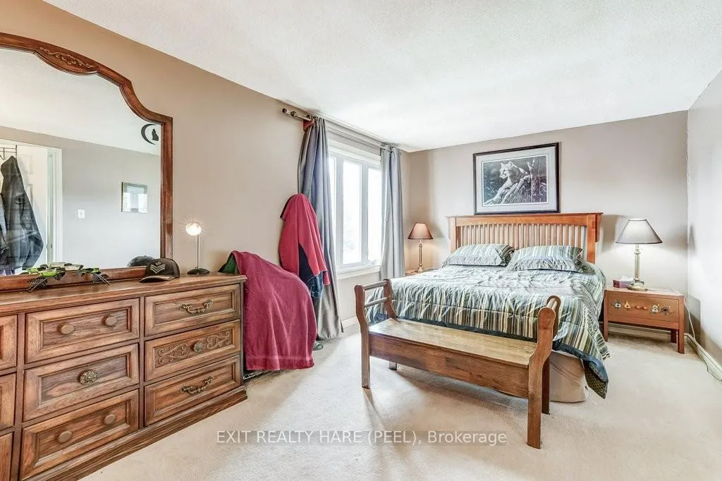 Photo 17 of 28 Sparklett Crescent, Brampton, Heart Lake East — HOMEH