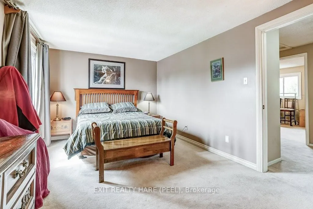 Photo 18 of 28 Sparklett Crescent, Brampton, Heart Lake East — HOMEH