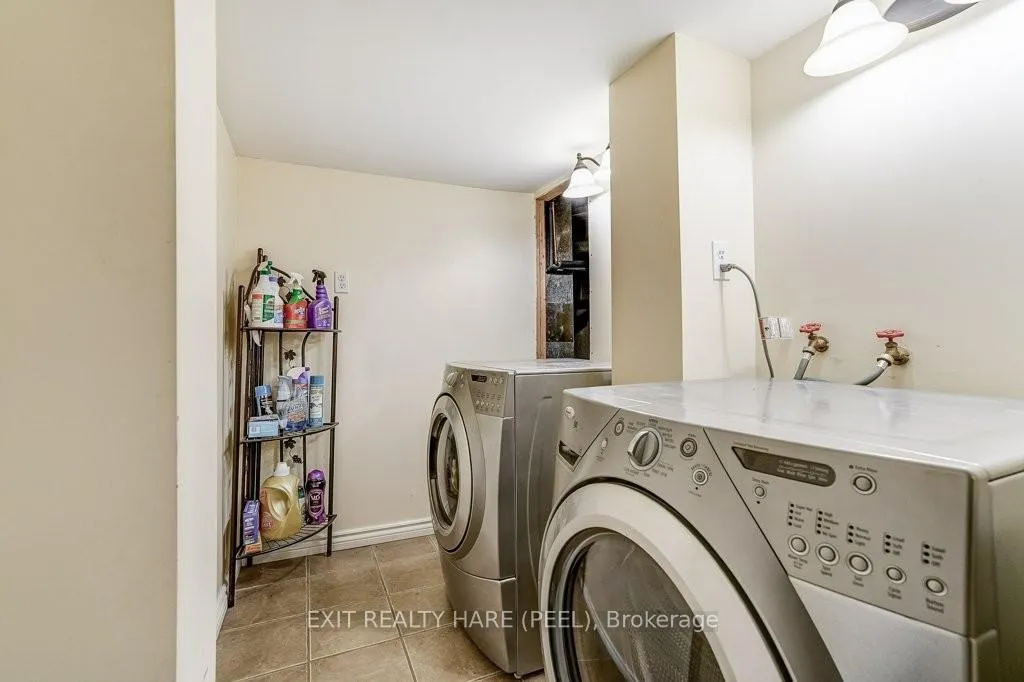 Photo 23 of 28 Sparklett Crescent, Brampton, Heart Lake East — HOMEH