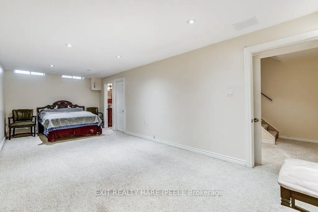 Photo 26 of 28 Sparklett Crescent, Brampton, Heart Lake East — HOMEH