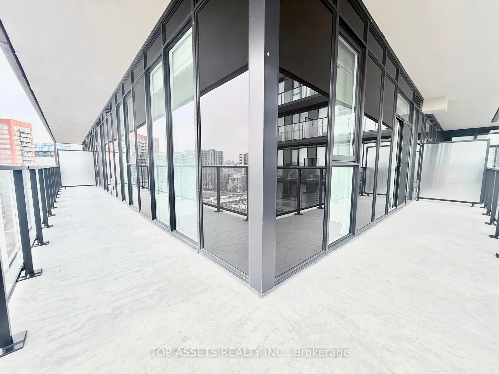 Photo 3 of Unit 1106, 285 Dufferin Street, Toronto, South Parkdale — HOMEH