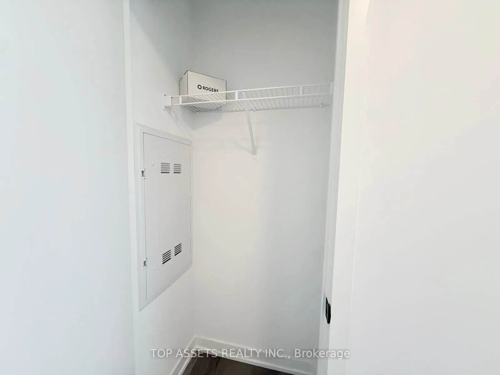 Photo 6 of Unit 1106, 285 Dufferin Street, Toronto, South Parkdale — HOMEH