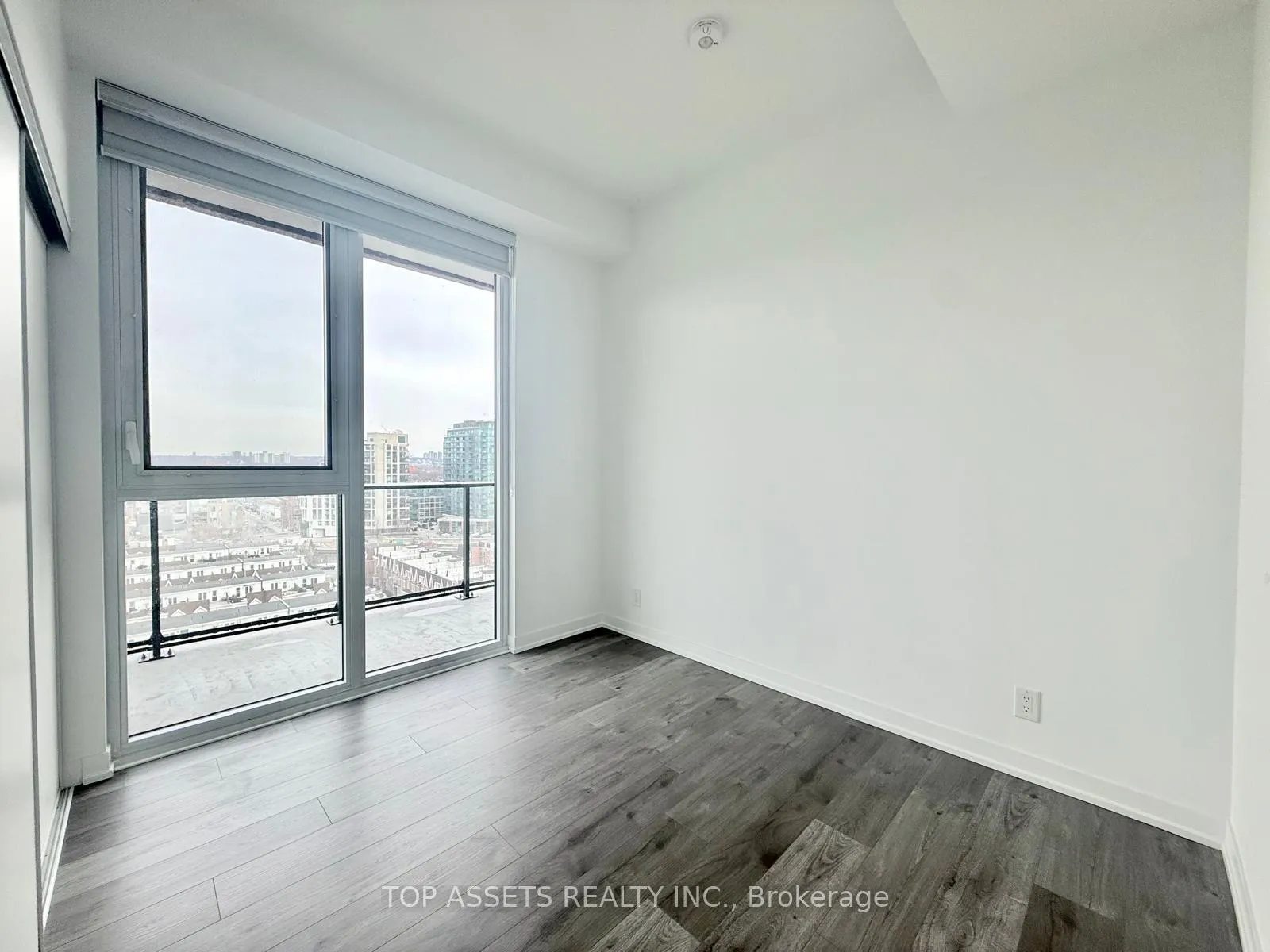 Photo 12 of Unit 1106, 285 Dufferin Street, Toronto, South Parkdale — HOMEH