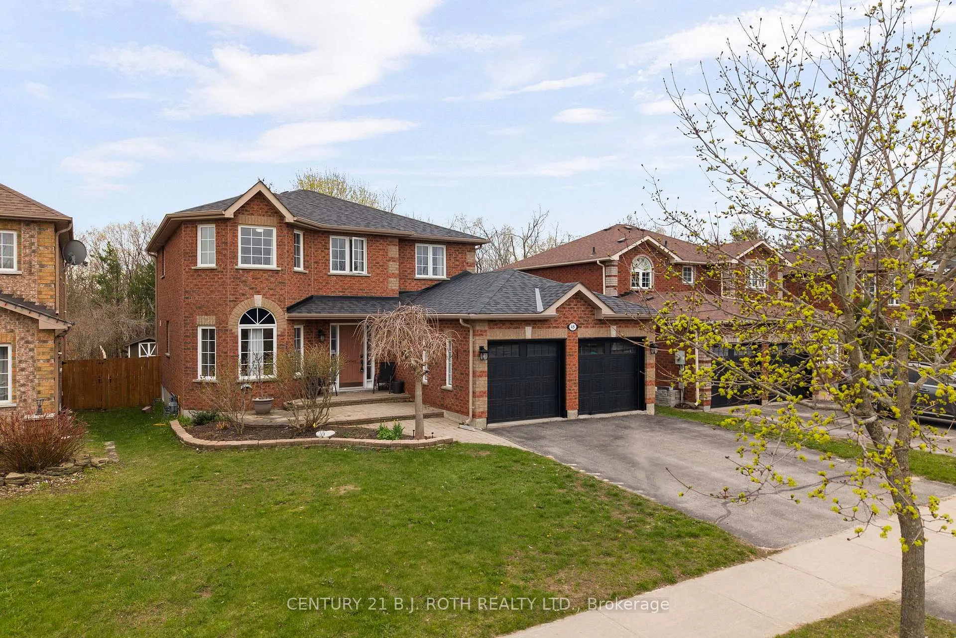 Photo 1 of 45 White Elm Road, Barrie, Holly — HOMEH