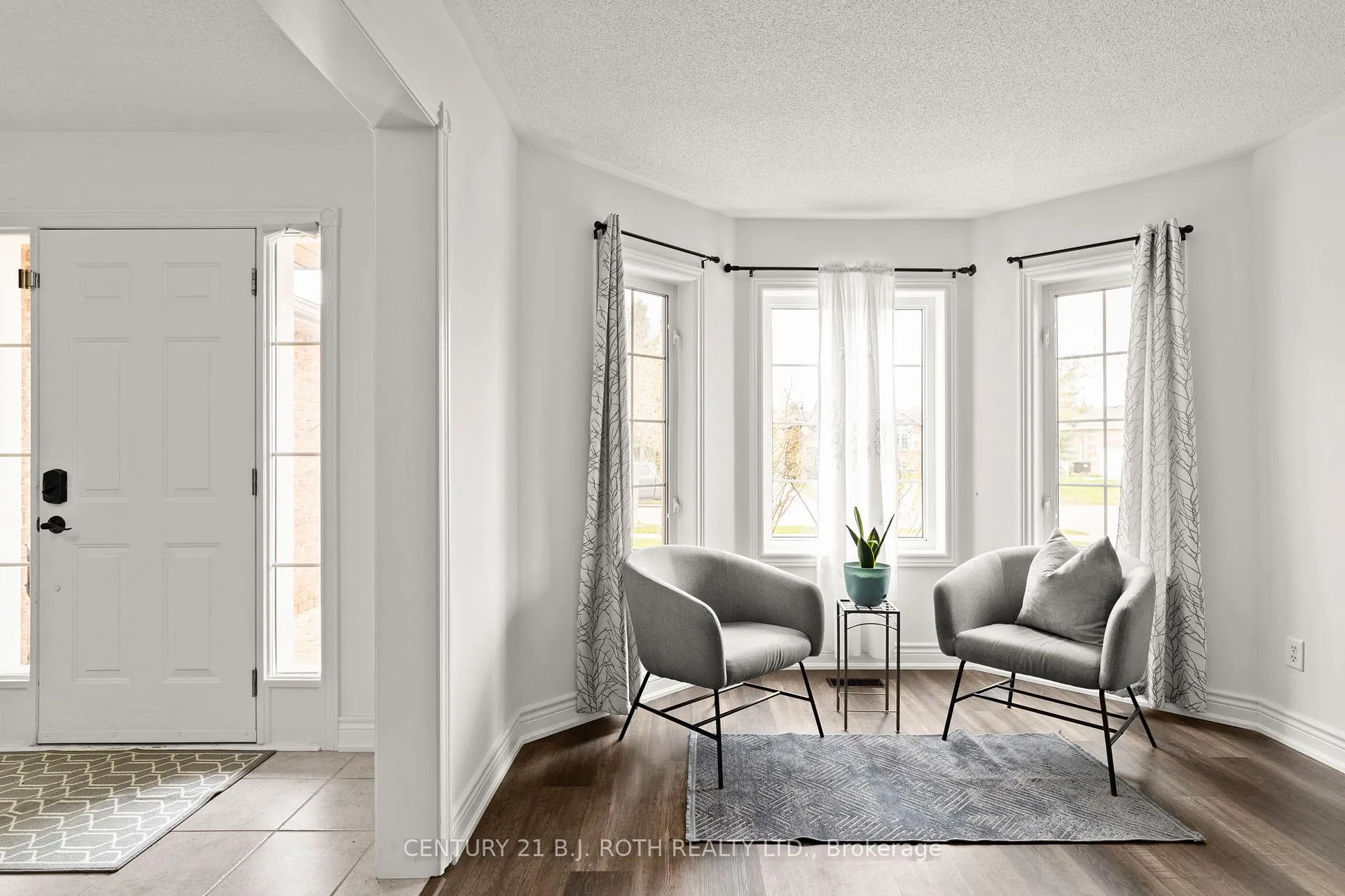 Photo 4 of 45 White Elm Road, Barrie, Holly — HOMEH