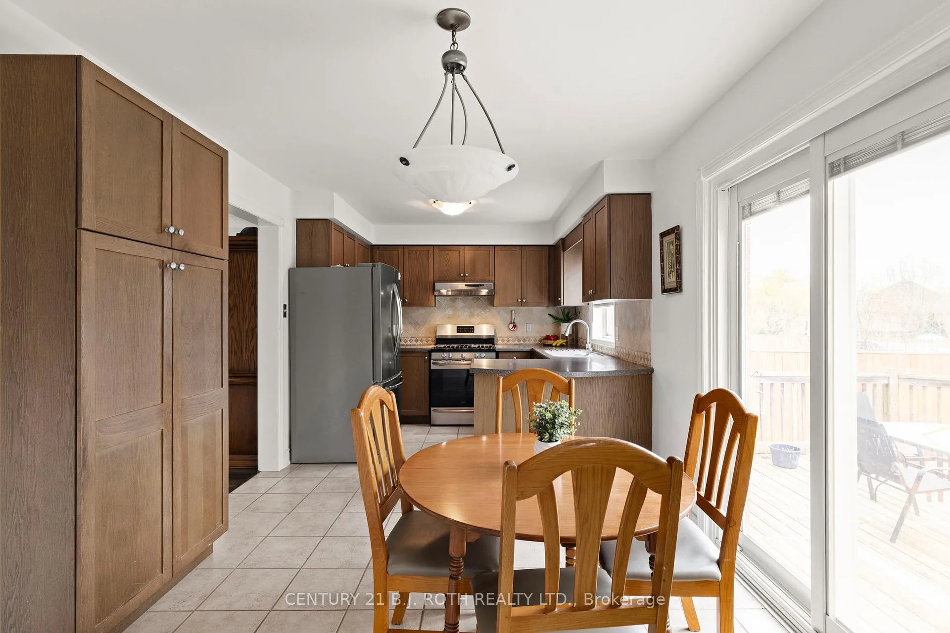 Photo 8 of 45 White Elm Road, Barrie, Holly — HOMEH