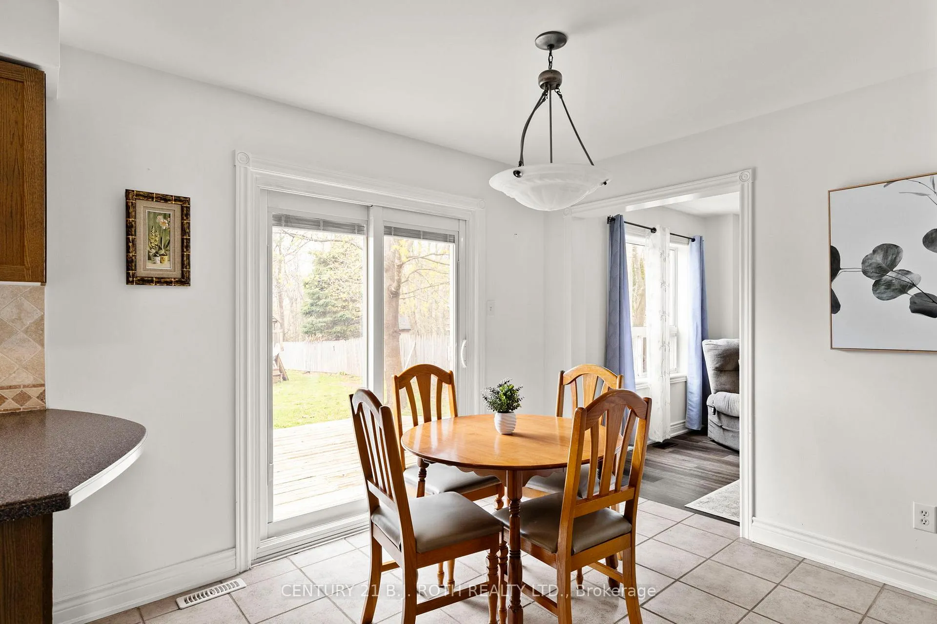 Photo 9 of 45 White Elm Road, Barrie, Holly — HOMEH
