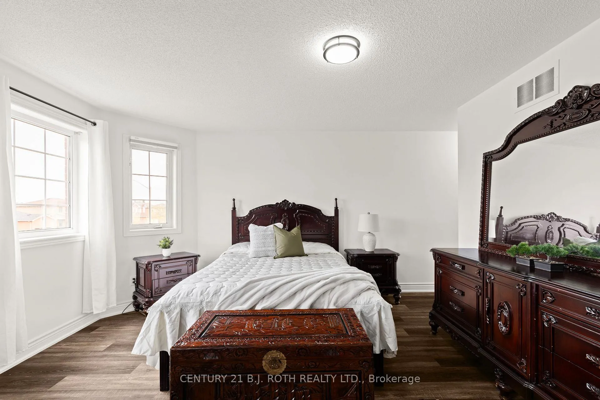 Photo 12 of 45 White Elm Road, Barrie, Holly — HOMEH