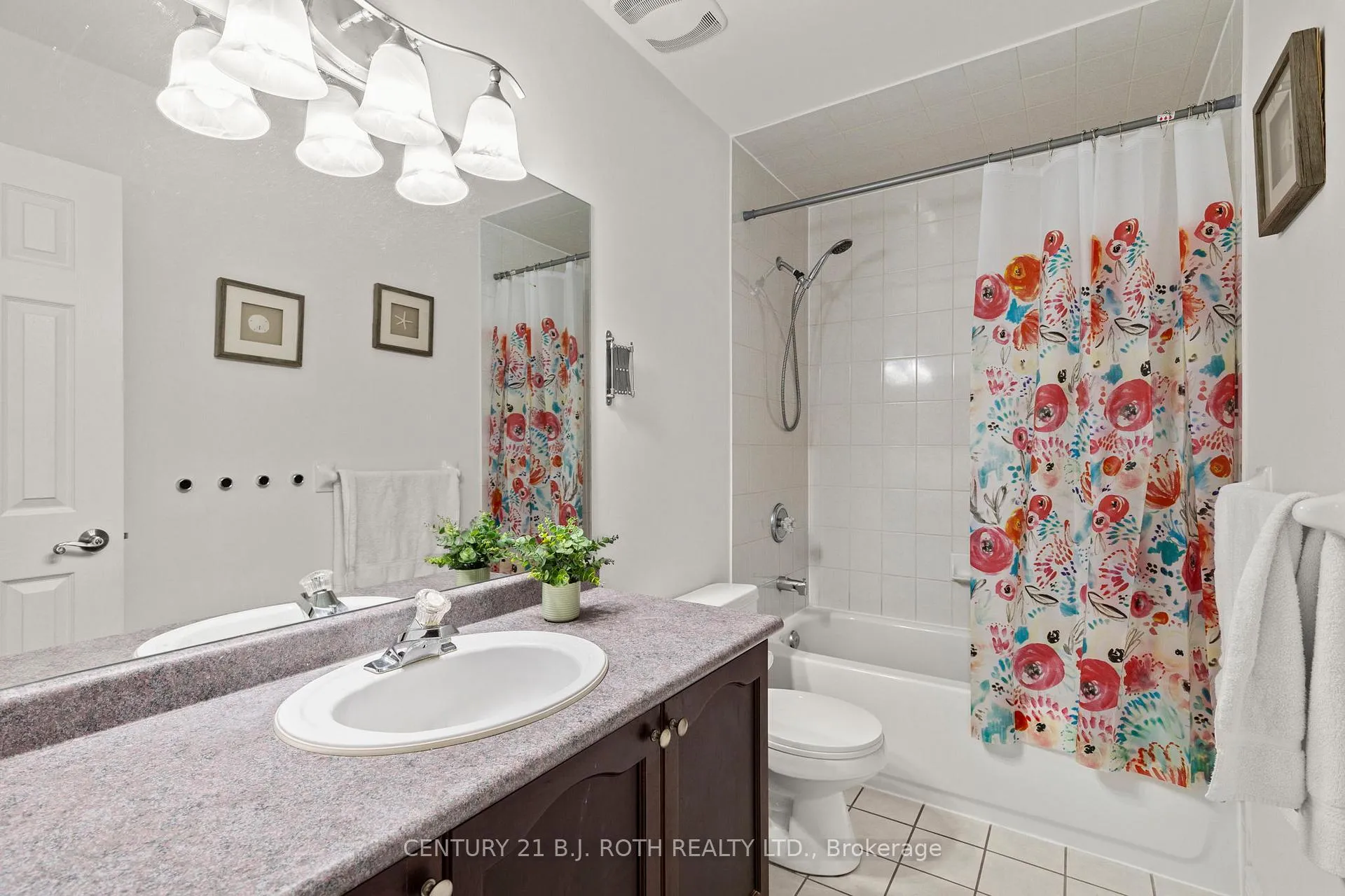 Photo 15 of 45 White Elm Road, Barrie, Holly — HOMEH
