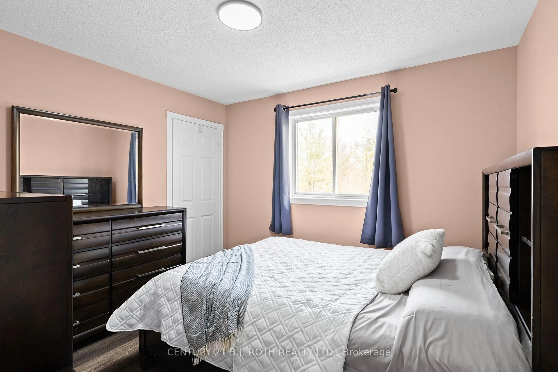 Photo 17 of 45 White Elm Road, Barrie, Holly — HOMEH