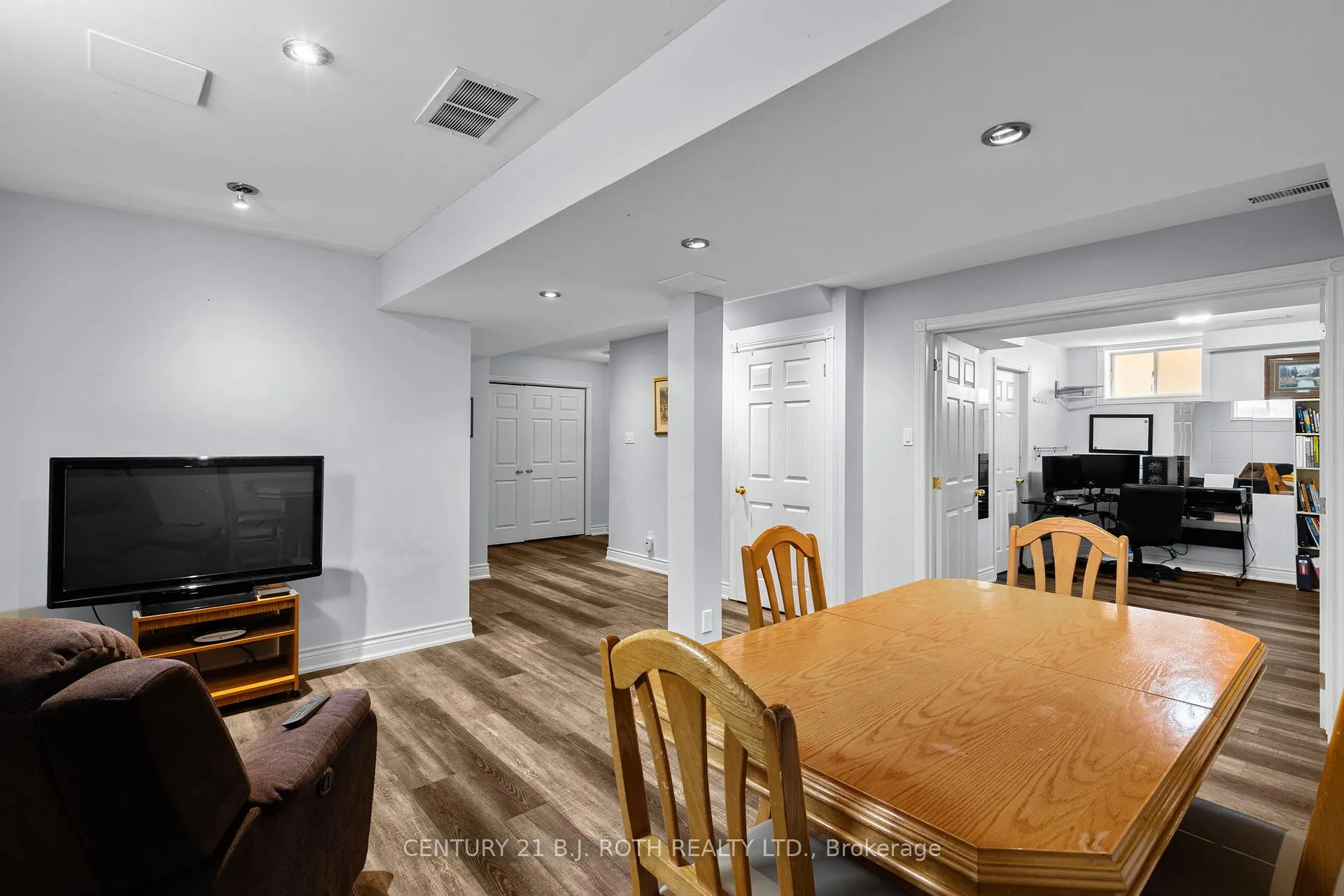 Photo 18 of 45 White Elm Road, Barrie, Holly — HOMEH